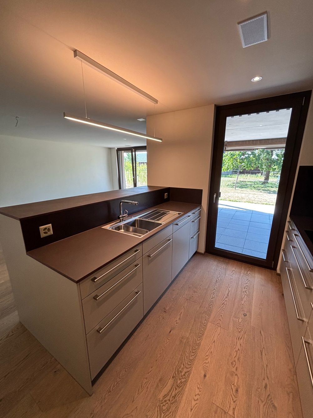 Grosszügige 4.5 Zimmer-Gartenwohnung mit riesigem idyllischem Garten - Bild 12