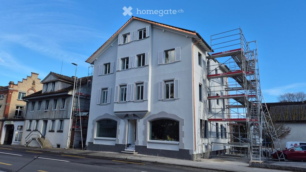 Moderne 2-Zimmer-Wohnung mit grossem Balkon - Bild 1