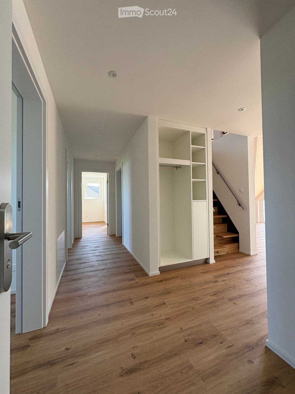 Erstvermietung: 4.5-Zimmer Dachwohnung mit Wohngalerie in Thierachern - Bild 7