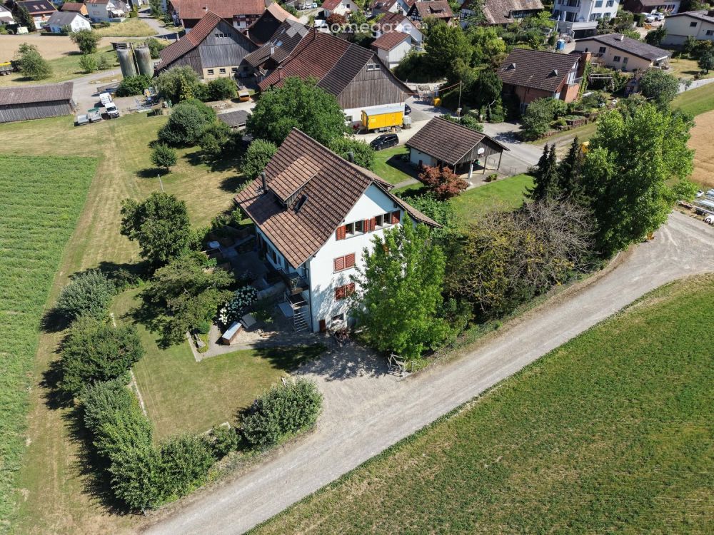 Charmante 3.5-Zimmer-Dachwohnung  – Humlikon, Im Riet 16 - Bild 1