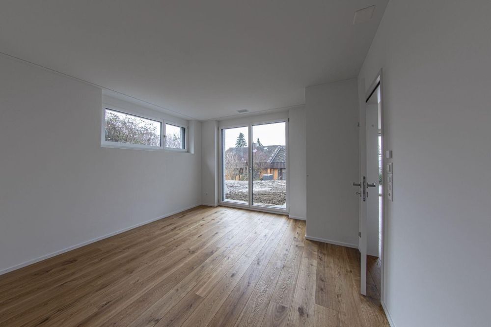 Moderne, helle 3.5-Zimmerwohnung  mit wunderschönem Gartensitzplatz - Bild 4