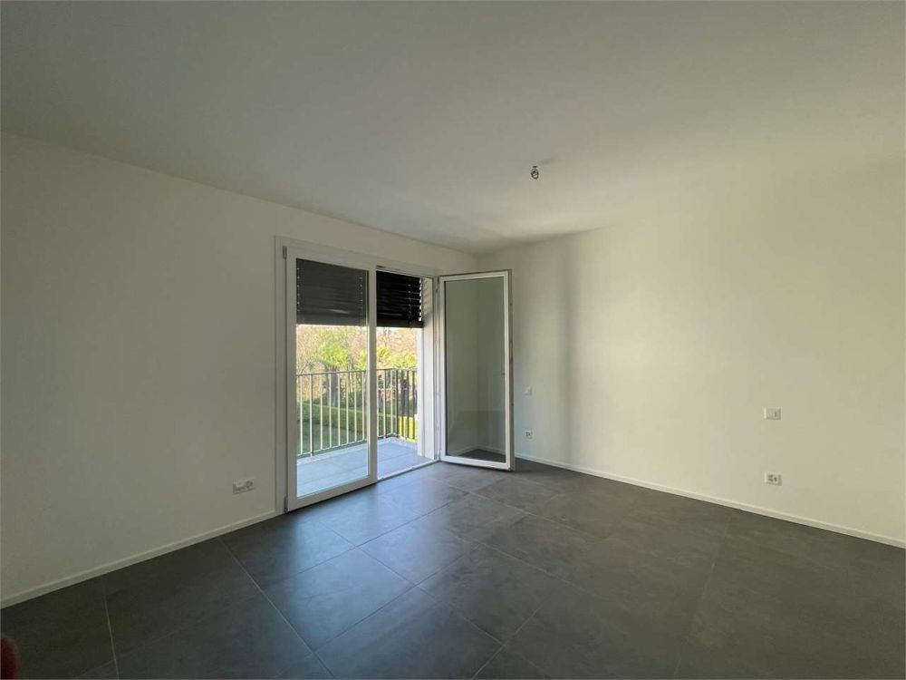 Vacallo: elegante 2.5 loc. moderno con terrazza - Bild 7