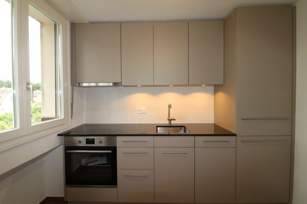 Erstvermietung nach Teilsanierung - moderne 2 1/2-Zimmer-Dachwohnung in Nähe Wenkenpark - Bild 3