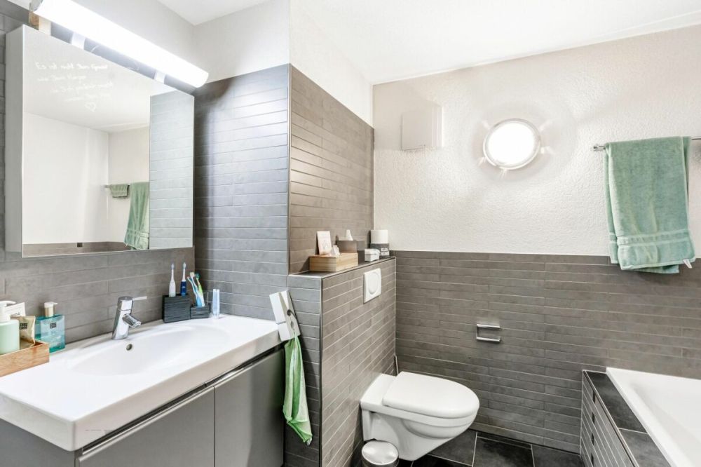 Befristetes Mietverhältnis: 3,5-Zimmerwohnung mit attraktivem Grundriss und grosszügigem Aussenbereich - Bild 3