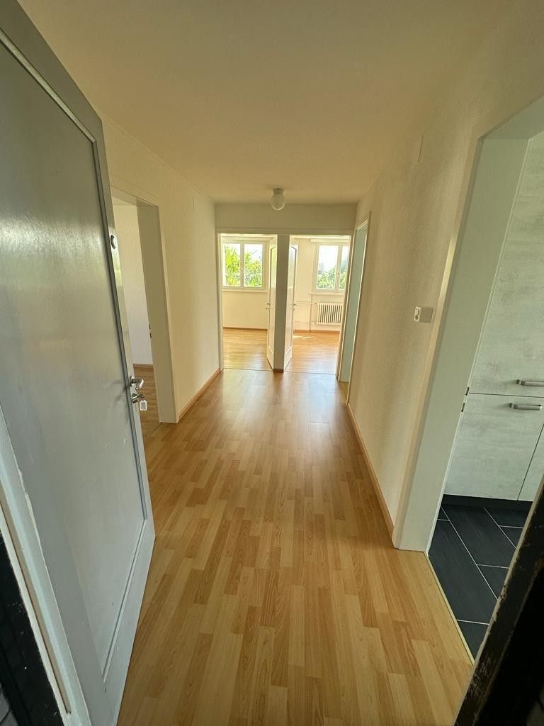 Total renovierte Wohnung mit Gartensitzplatz - Bild 3