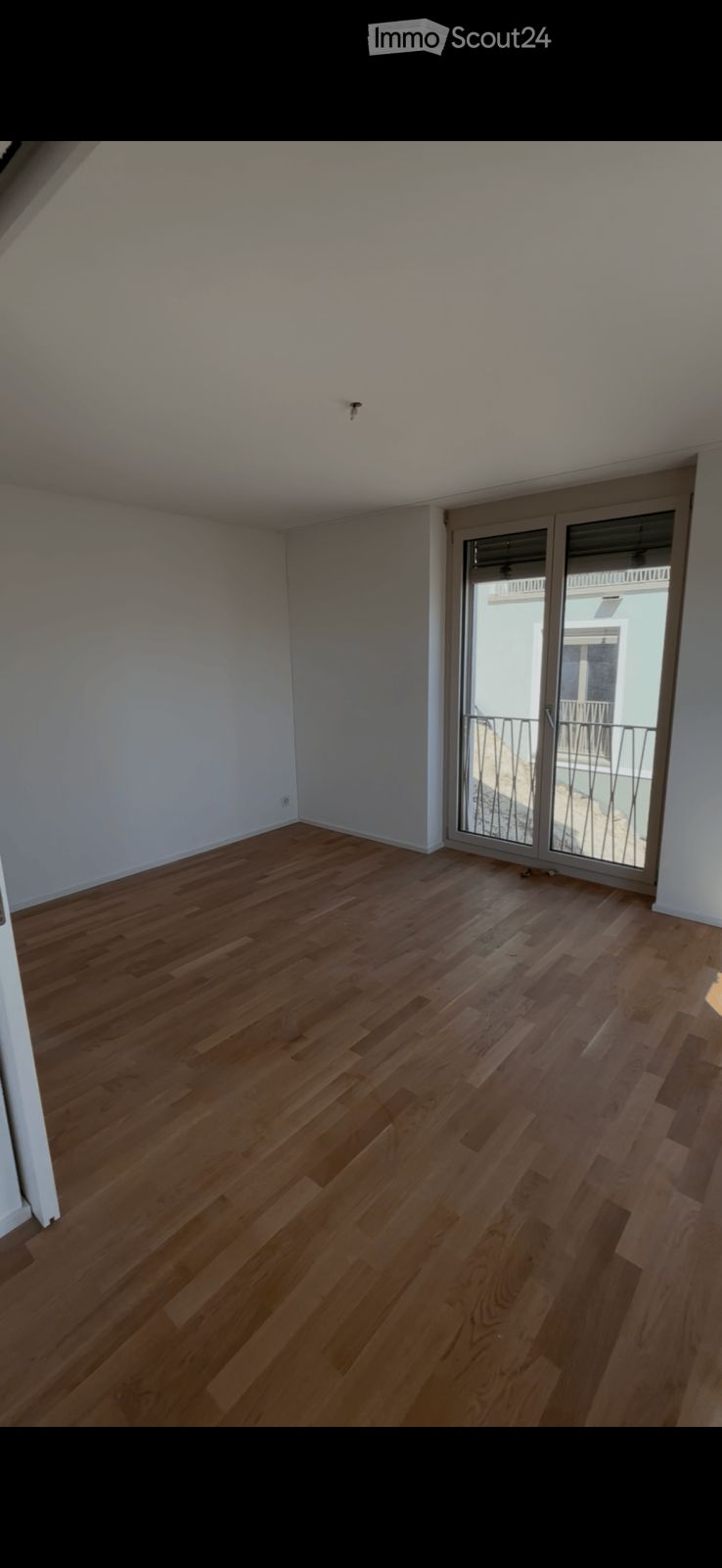 Moderne 3.5-Zimmer-Neubauwohnung mit Balkon in Männedorf - Bild 3