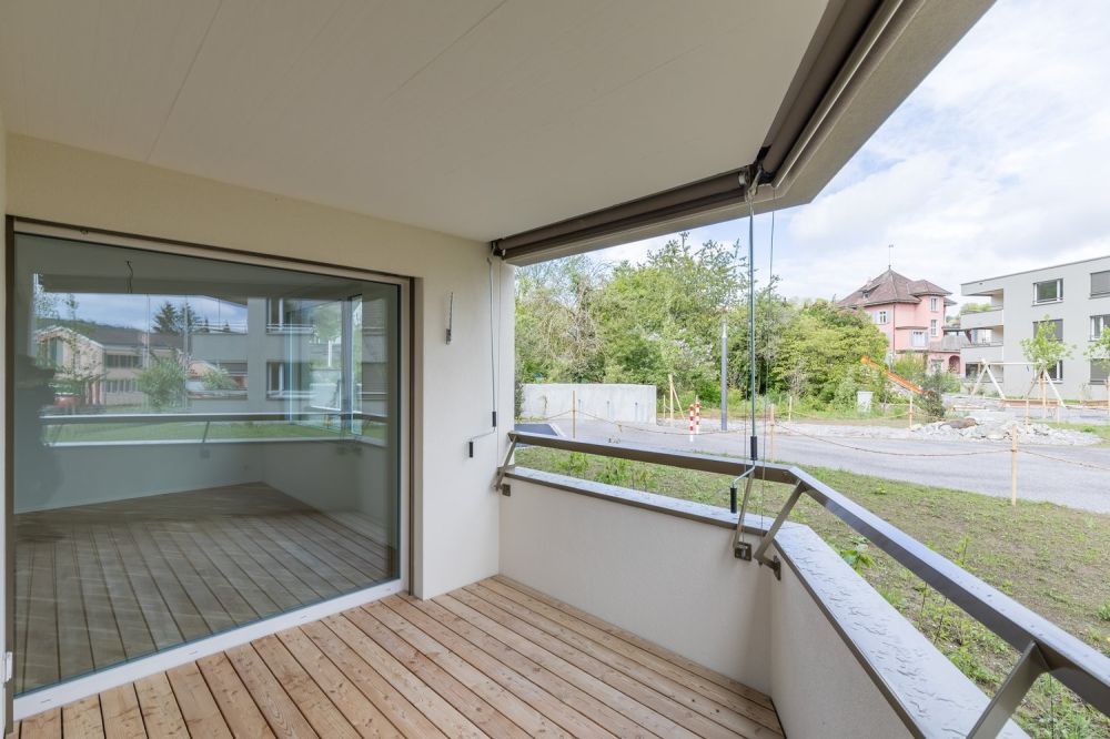 Im naturnahen Fünfeck - Balkon