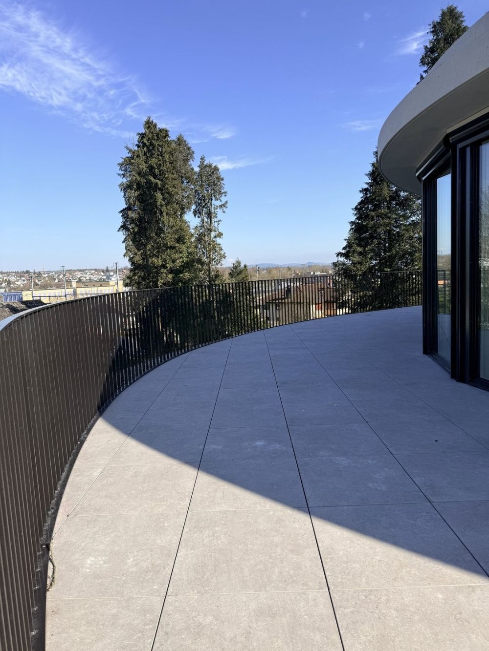 Modernes Attikawohnen im Neubau - 4.5 Zimmer mit riesiger Terrasse - Terrasse