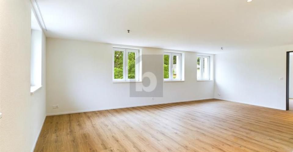 HOCHWERTIG MIT BALKON UND SICHT INS GRÜNE! - Appartement 2.5 pièces - image - 2