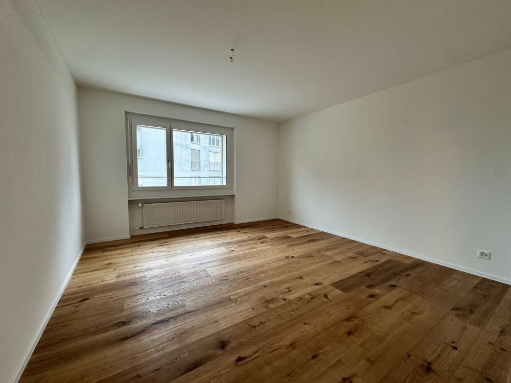 Neuwertige moderne 3.5-Zimmer-Wohnung mit eigenem Waschturm - Bild 5