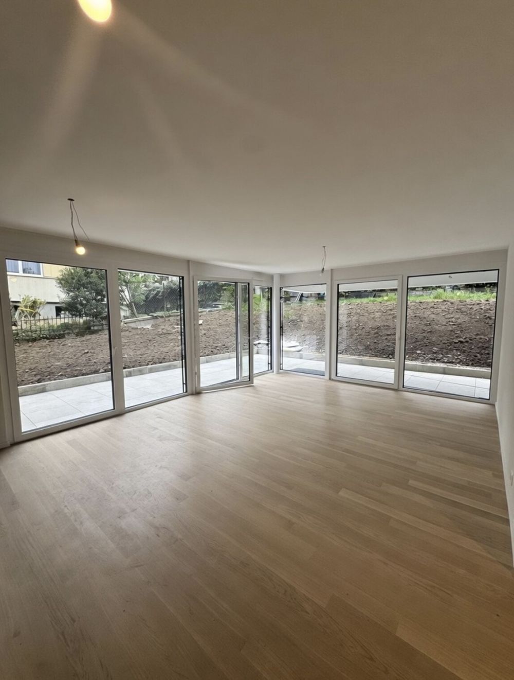 À louer - grand 2.5 pièces neuf avec terrasse et jardin exclusif - Bild 4