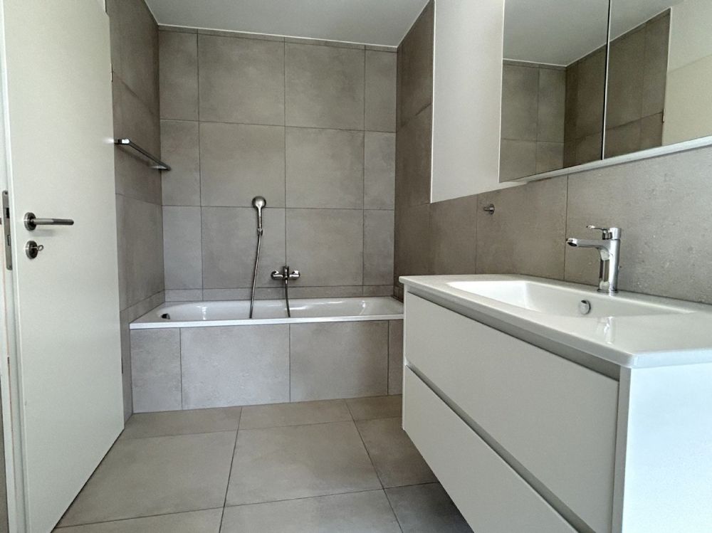 Moderne und helle 4.5-Zimmerwohnung an bester Lage zu vermieten! - Bild 5