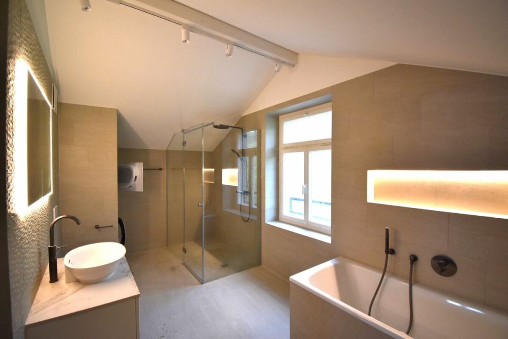 Ruhe, Grün & Weitblick - 5-Zimmer-Maisonette-Wohnung in besonderer Lage - Bad