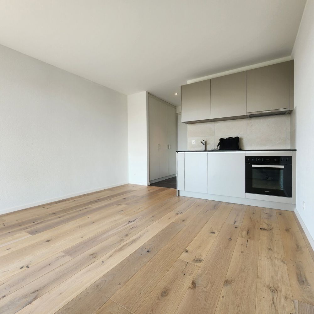 Studio im Zentrum von Gland mit Balkon - Bild 1