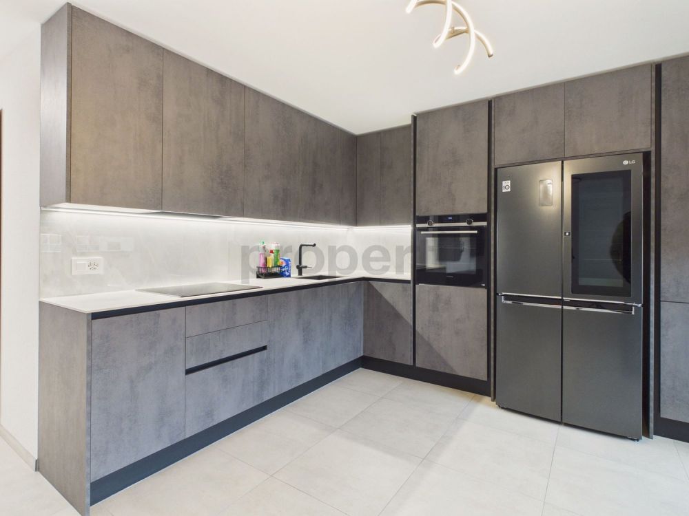 Moderne 3.5 pièces  appartement élégant meublé avec ascenseur, Sierre - Image 4