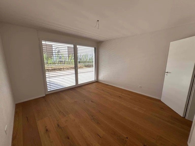 Erstbezug: Moderne 3.5-Zimmer-Wohnung mit grosser, gedeckter Terrasse - Bild 5