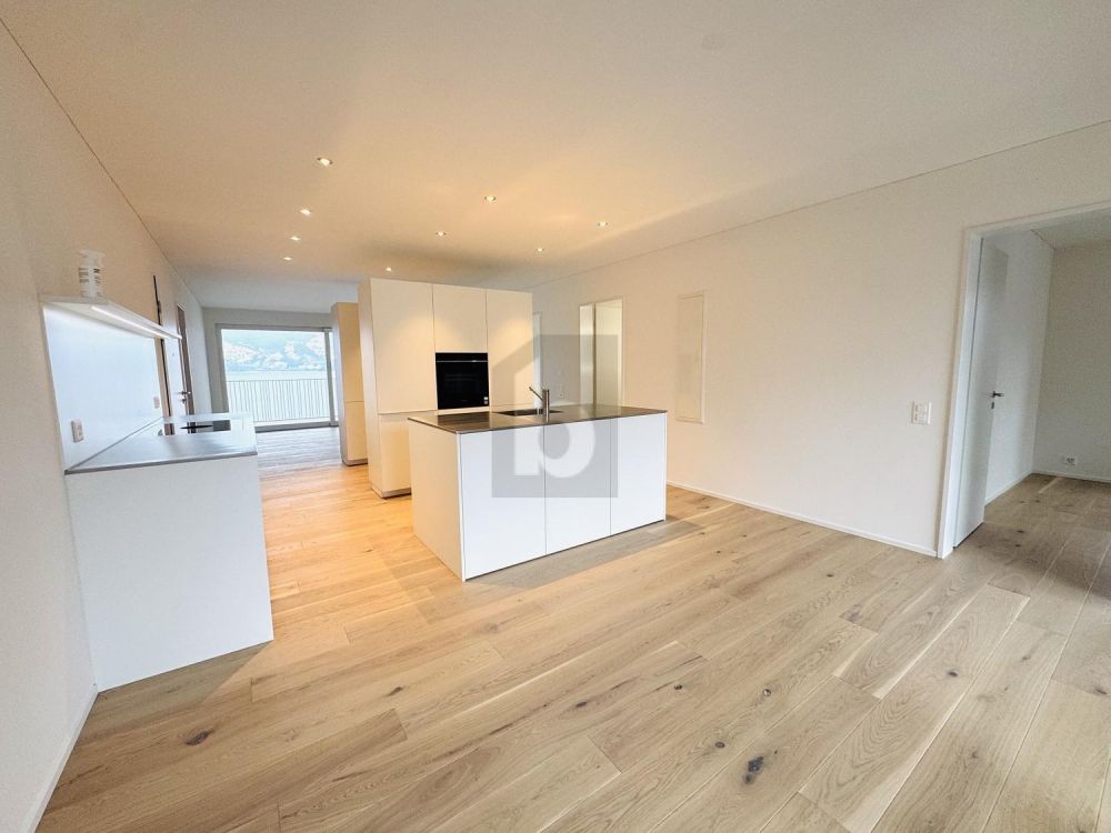 LUXURIÖSER NEUBAU DIREKT AM SEE - Bild 1