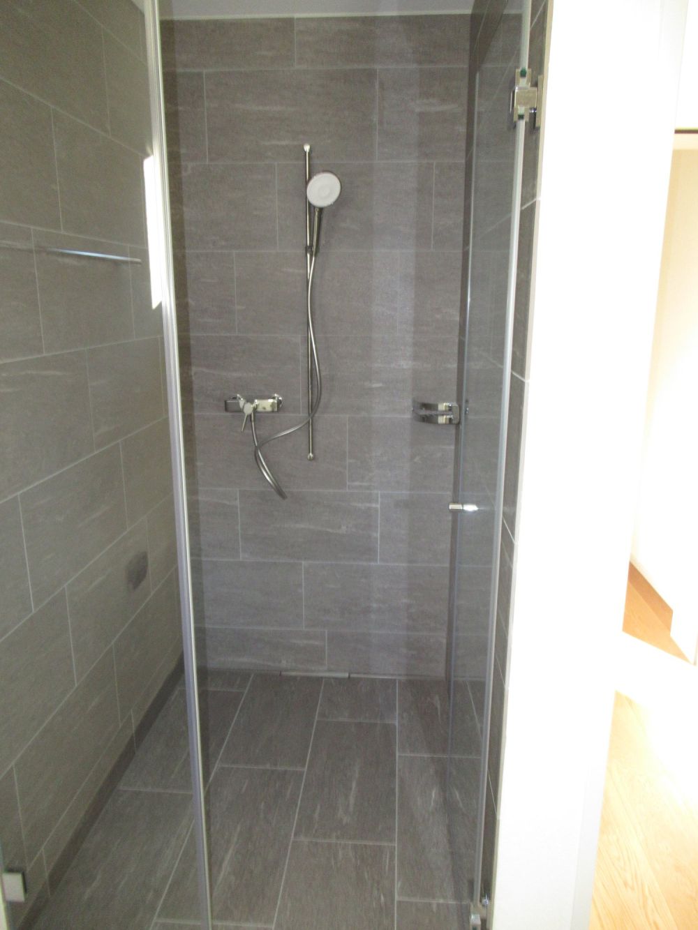 Moderne 4.5-Zimmer-Neubau-Wohnung mit Bergblick in Kaltbrunn - Bild 11