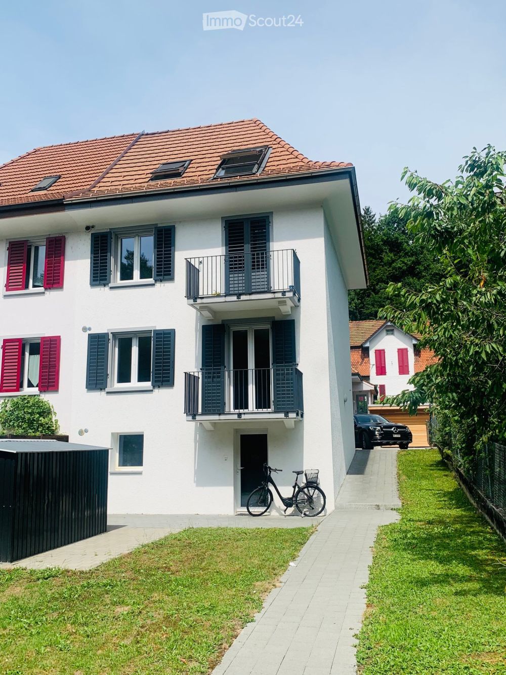 Wohnen wie im Einfamilienhaus mit viel Umschwung und Garten - Bild 2