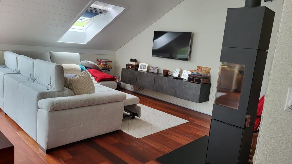 Helles WG-Zimmer in 4.5-Zimmer-Dachwohnung in ruhiger, grüner Umgebung - Bild 11