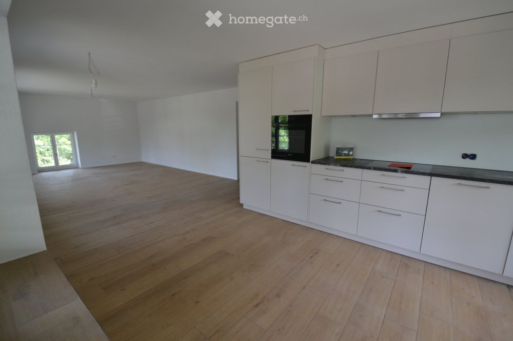 Moderne 3.5-Zimmer-Neubauwohnung in umgebautem Bauernhaus, mit Balkon - Bild 2