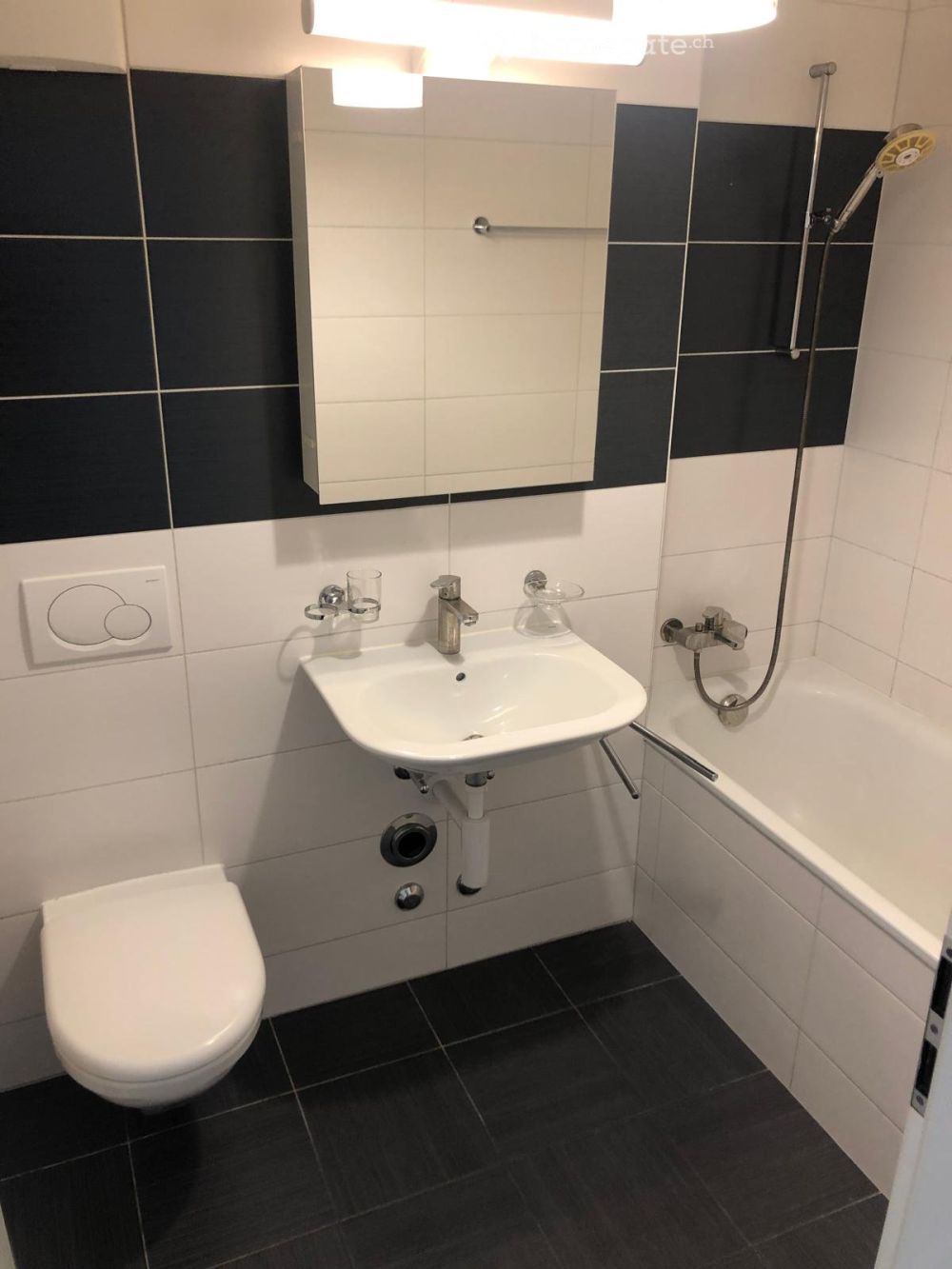 Appartement rénové de 2,5 pièces à 5 minutes à pied de l"arrêt de métro Riponne - Bild 7