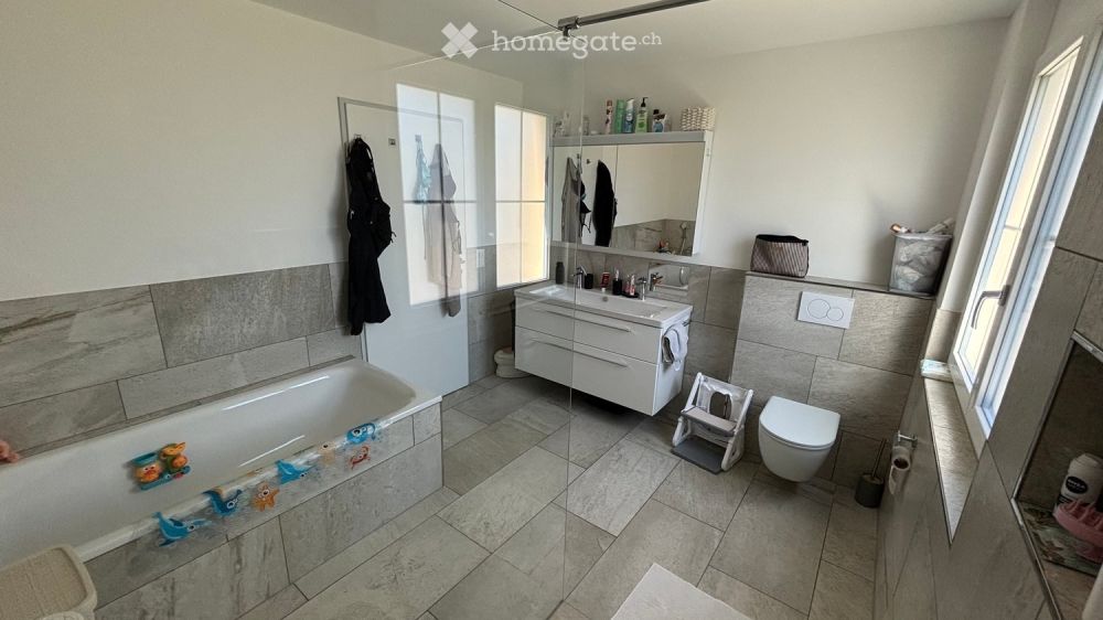 Moderne 4.5-Zimmer-Wohnung 130 m² mit grossem Garten - Bild 3