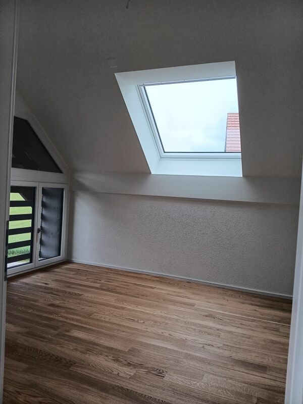 Wohnen und Arbeiten unter einem Dach in einer traumhaften 4.5- Zi- Dachwohnung mit Galerie - Bild 6