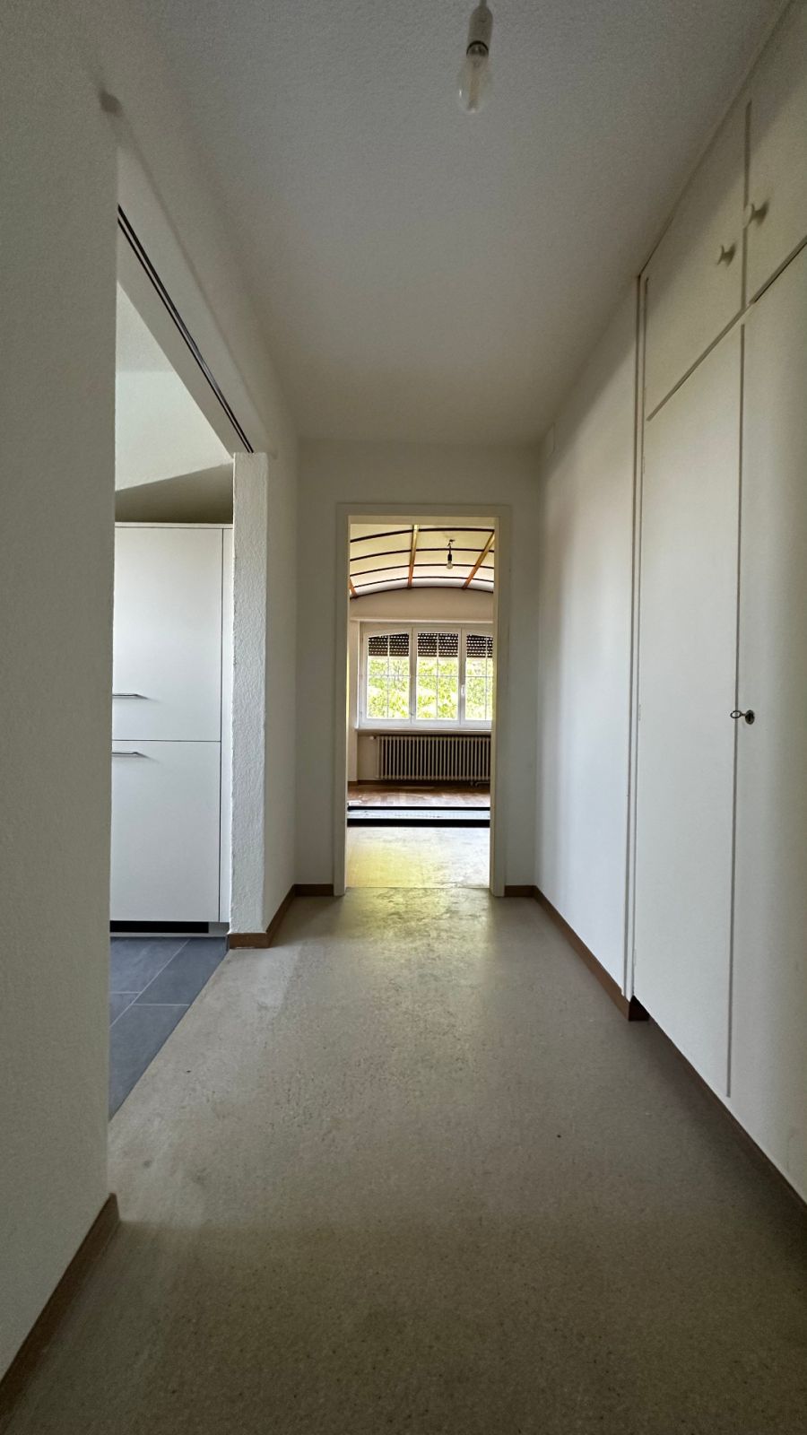 Erstvermietun nach Sanierung: 1-Zimmer-Dachwohnung - Bild 3
