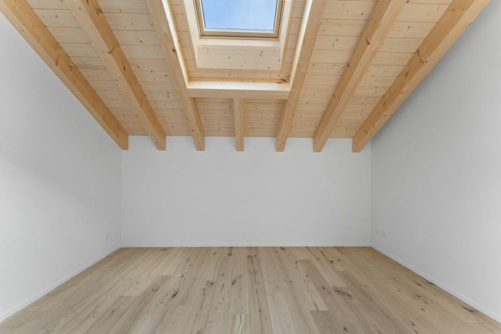 Erstbezug: moderne 3.5-Zimmerwohnung im Dachgeschoss süd - Bild 12