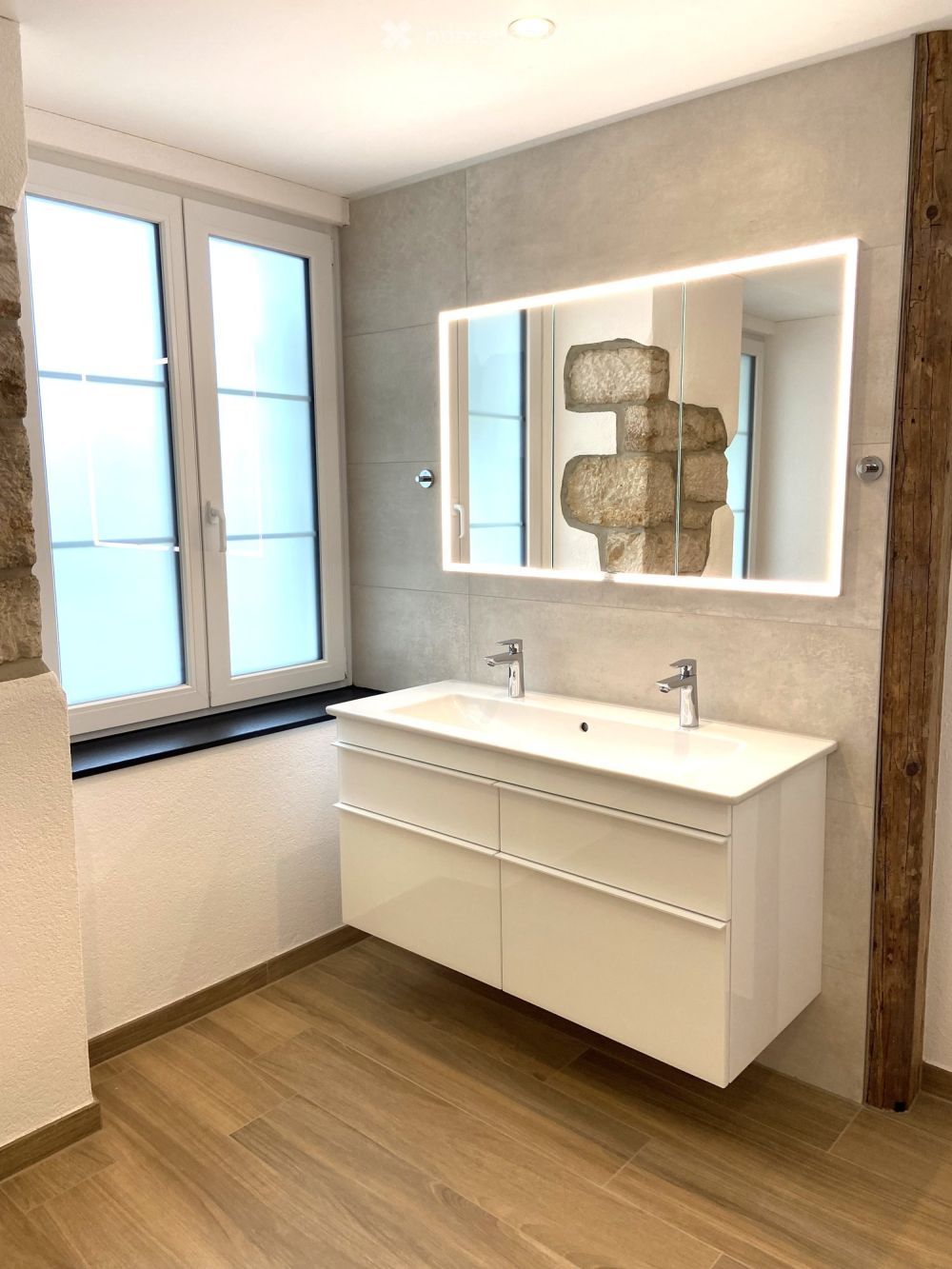 Neuwertige 3.5-Zimmer-Wohnung mit historischem Charme und Top-Ausstattung - Bild 8