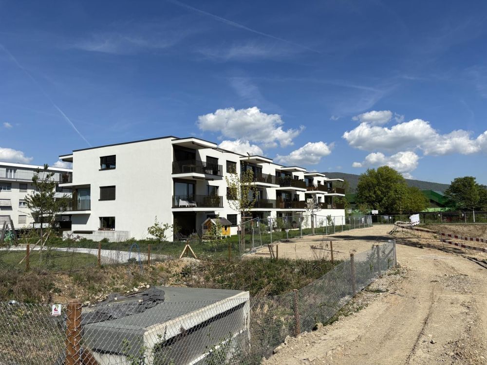 Elegant wohnen in Olten: 4.5-Zi-Whg mit zwei Sitzplätzen & Top-Standard - Aussen Ost