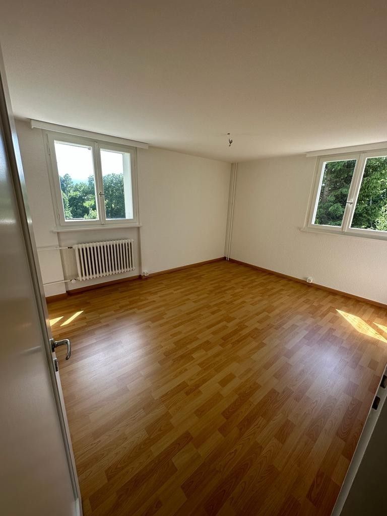 Total renovierte Wohnung mit Gartensitzplatz - Bild 6