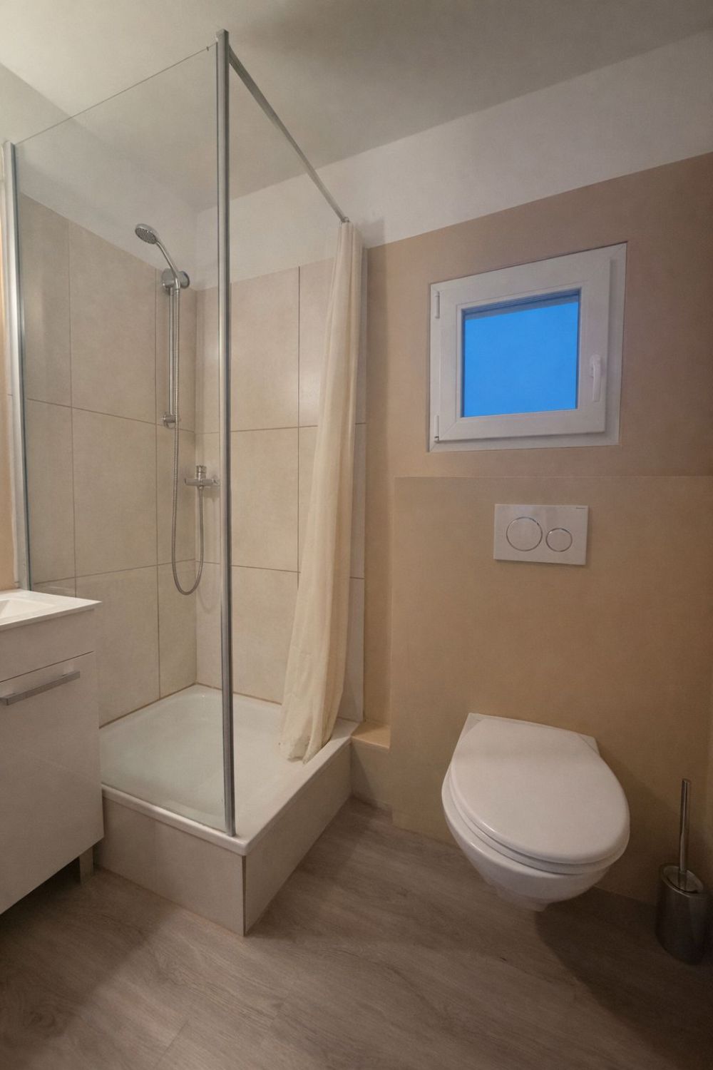 Moderne 3-Zimmer-Maisonette-Wohnung in Feldmeilen mit Balkon und Garten - Bild 6