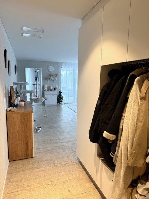 Moderne 2.5-Zimmer-Wohnung in Holderbank mit Balkon und schöner Aussicht - Bild 5