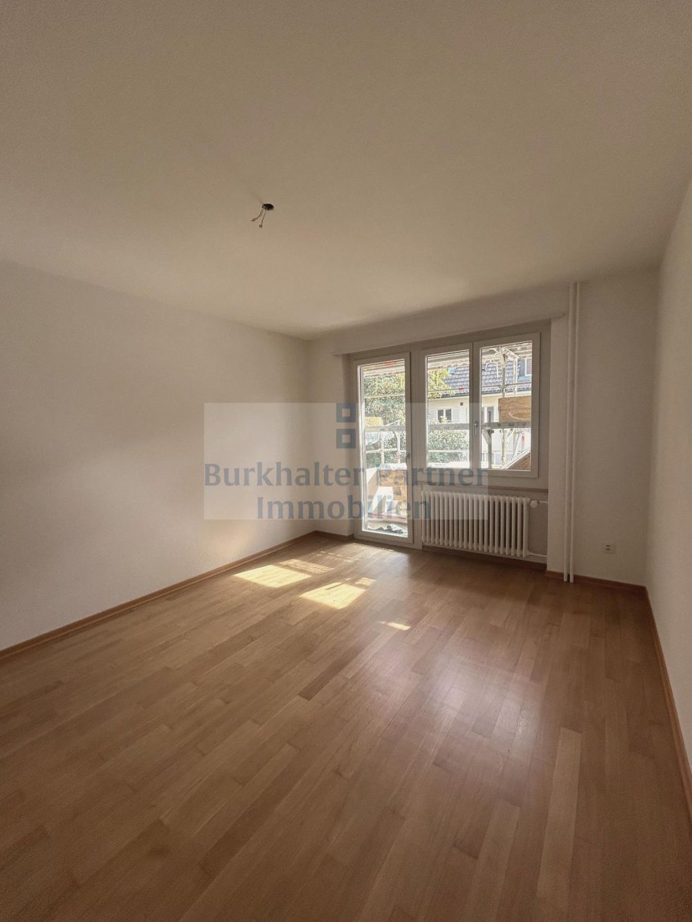 Frisch gesamtsanierte, helle Wohnung mit modernem Wohnkomfort - Bild 2