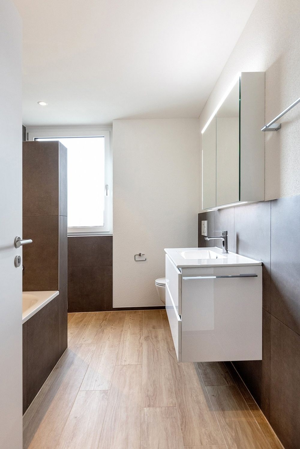 Exklusive 3.5 Zimmer-Wohnung im EG zu vermieten - 169_Niederwil_Bad