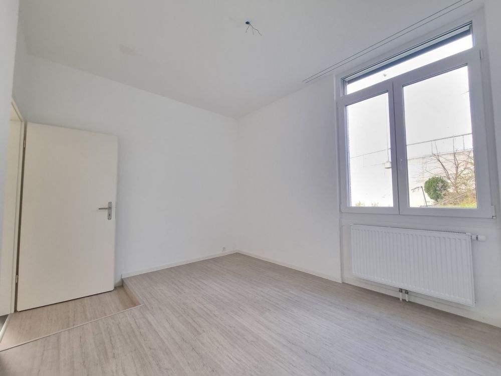 Renovierte Wohnung mit Gartensitzplatz - Bild 4