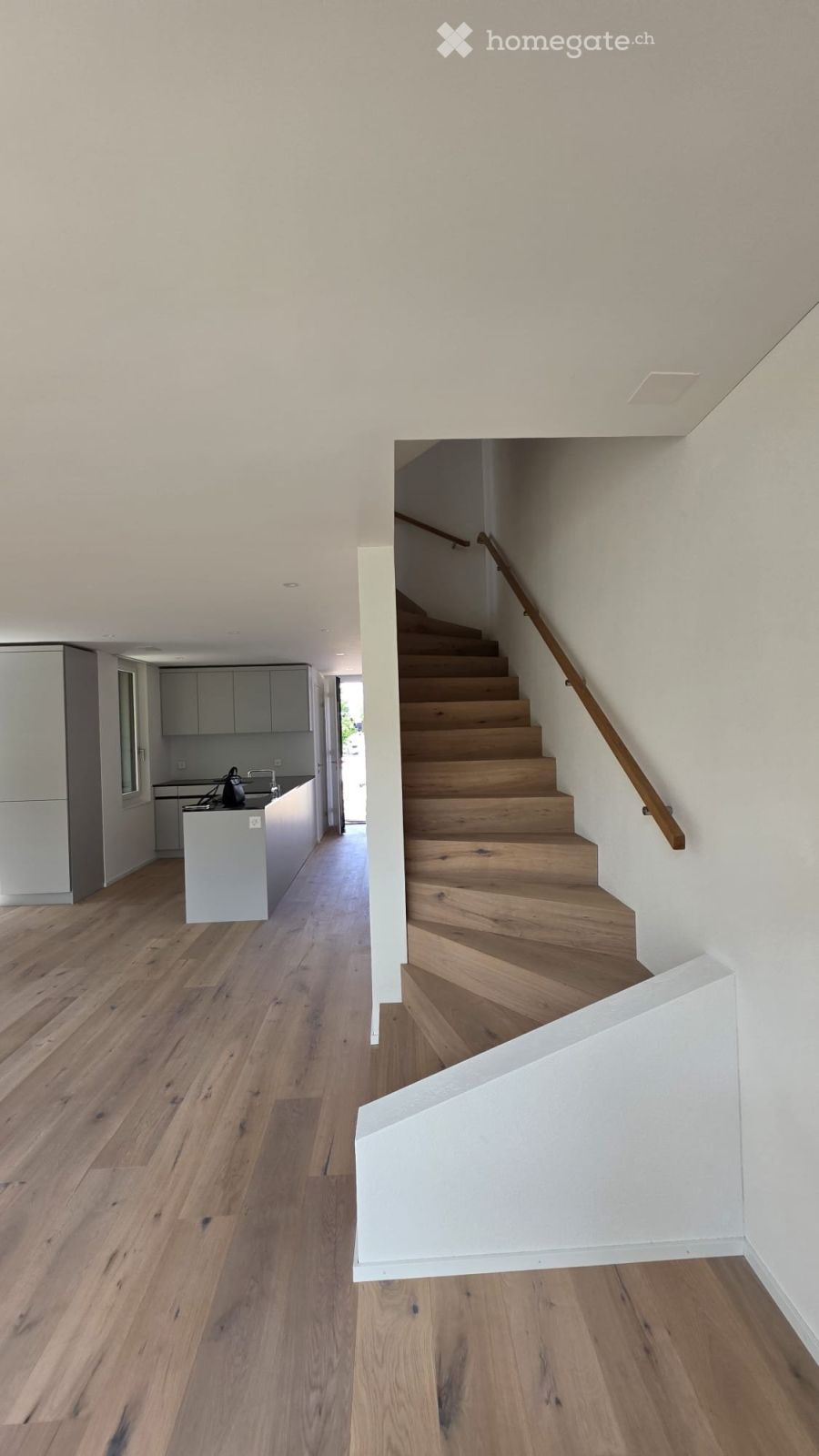 Moderne 5½-Zimmer-Doppelhaushälfte mit Garten in Mägenwil - Bild 1