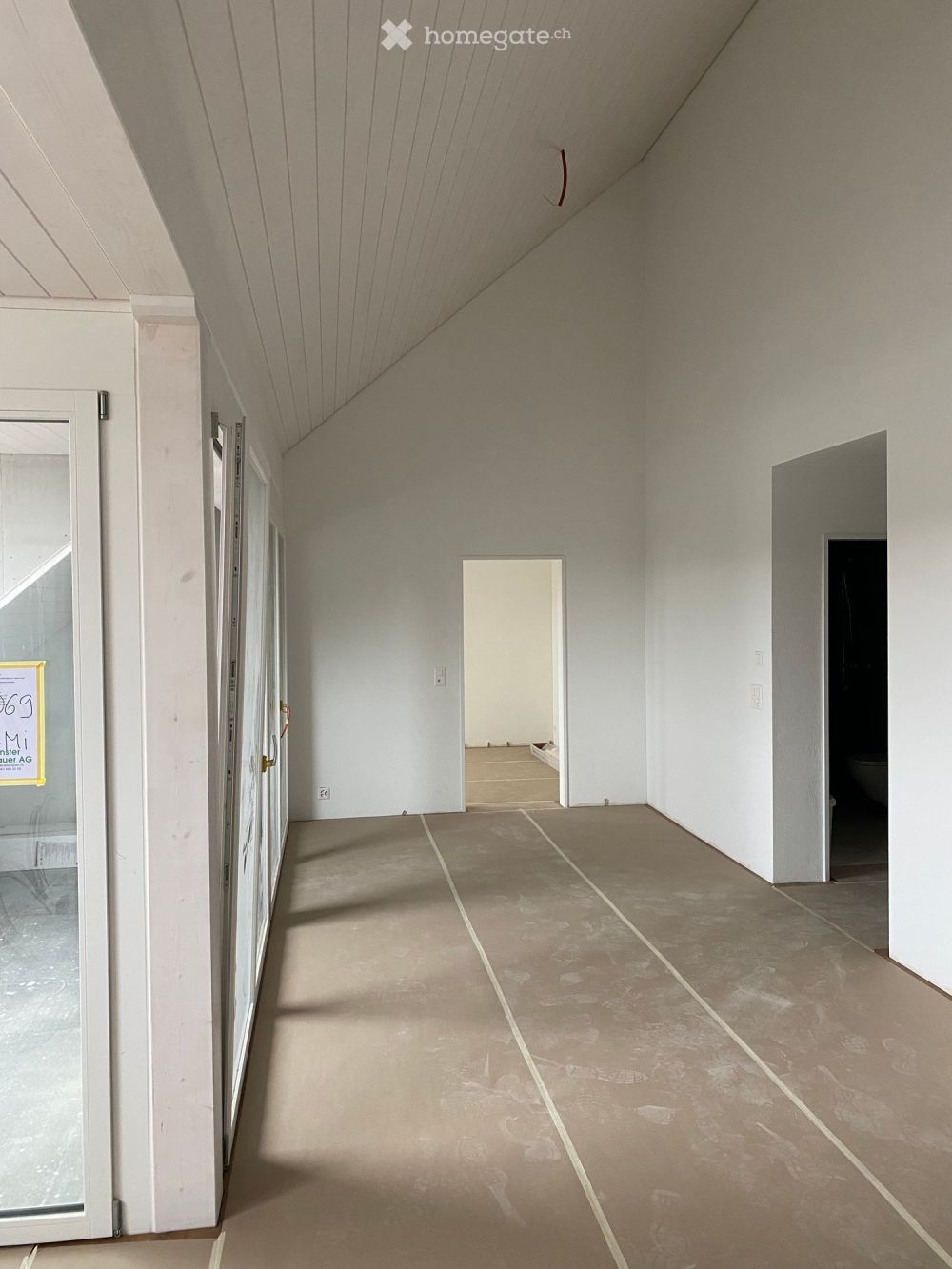 Moderne, neue 2.5-Zimmer-Dachwohnung in Naenikon - Bild 2