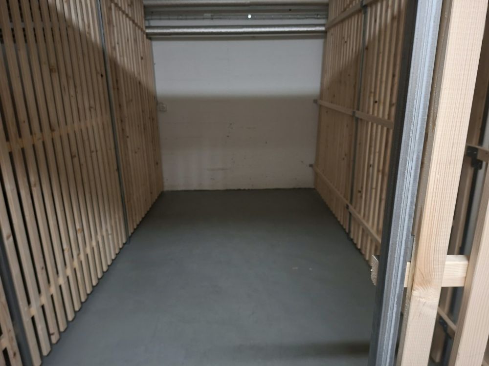 1.5 Zimmer Whg frisch total saniert - Keller