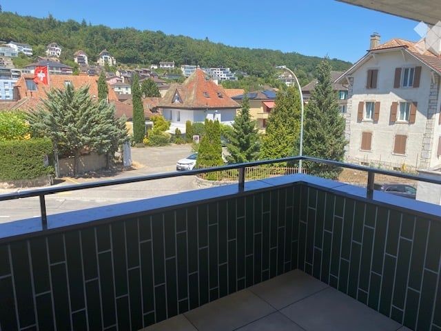 Appartement neuf de 2.5 pièces avec deux balcons à Peseux/NE, parking inclus. - Bild 1