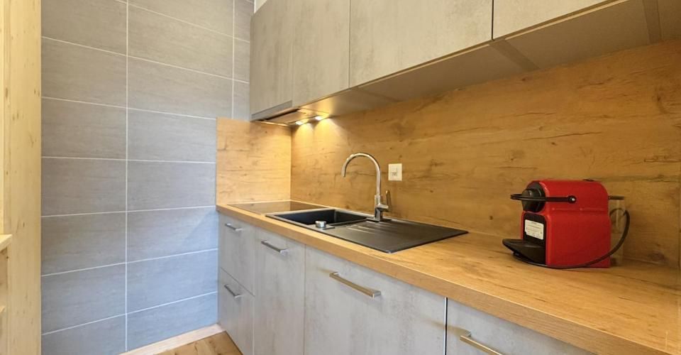 Magnifique grand studio avec alcôve au coeur de la station - Appartement meublé 1.5 pièces - image - 6