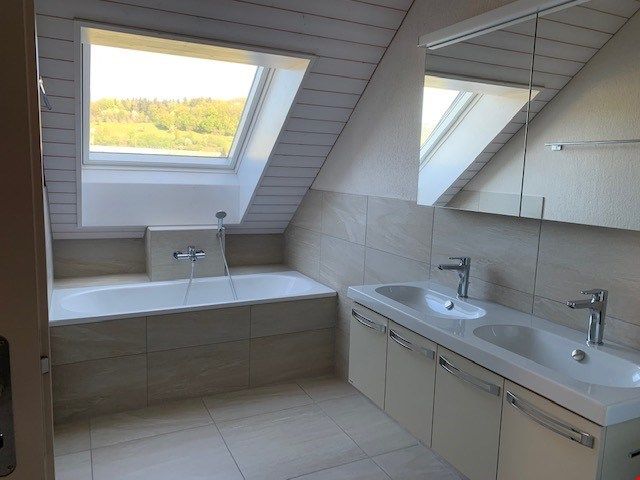 Grossräumige Maisonettewohnung an ruhiger Lage - Bild 4