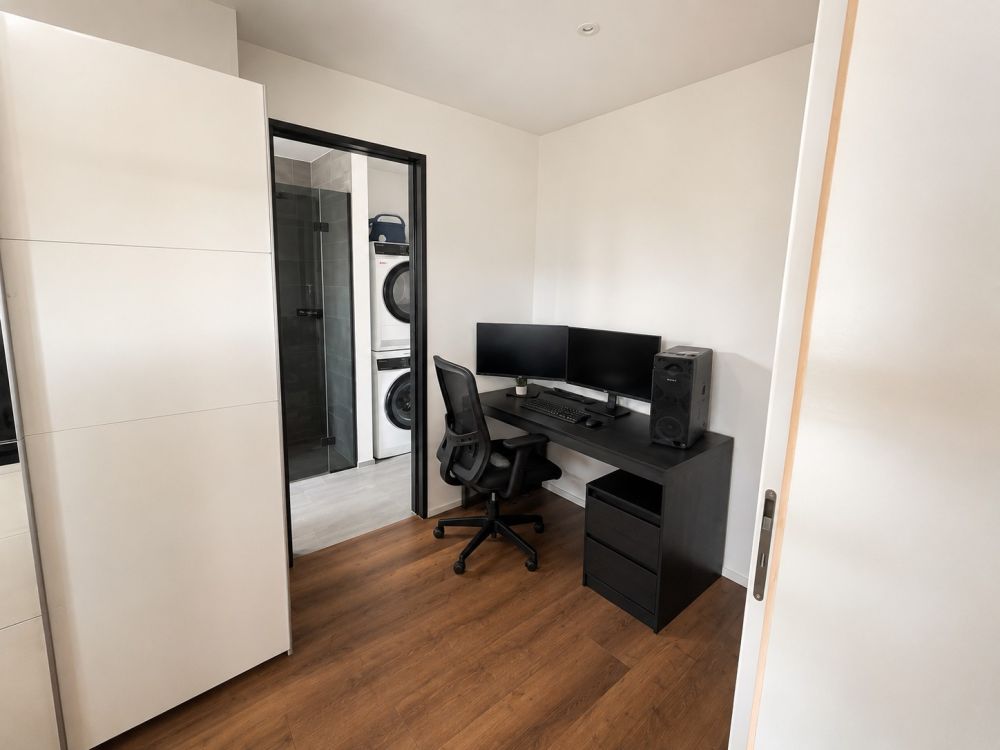 Moderne 3.5-Zimmer-Neubauwohnung mit BORA-Küche, zwei Bädern und sonnigem Balkon - Bild 6