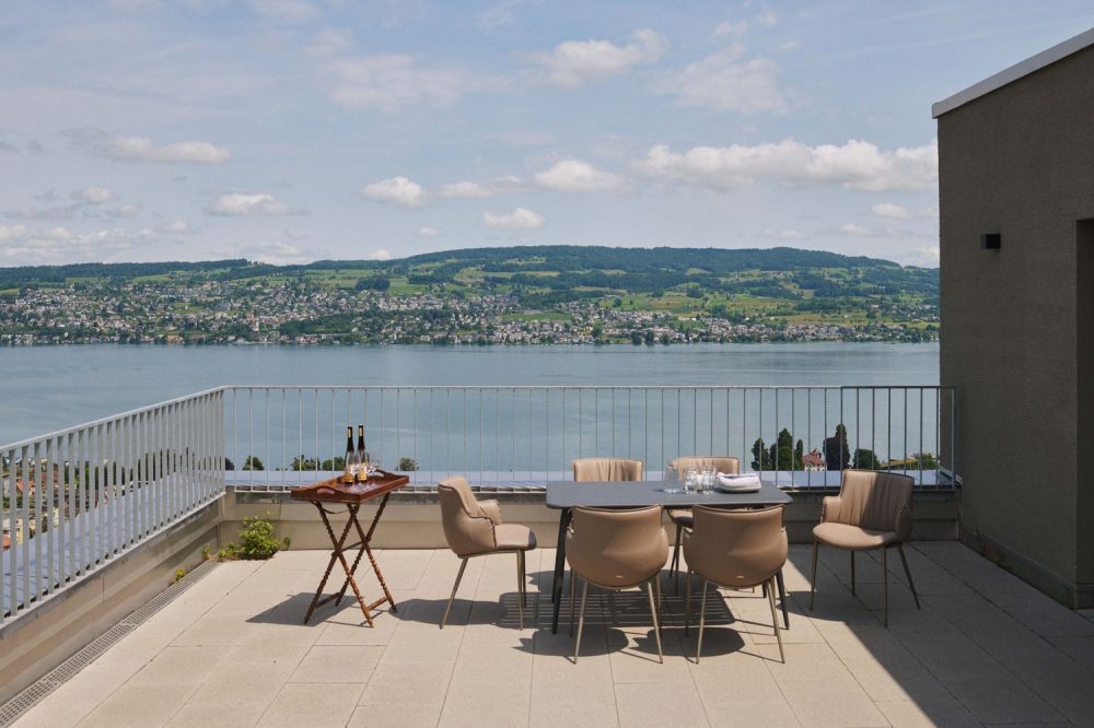 Penthouse Apartment mit Designer Möblierung und voller Seesicht in Horgen/Zürich - Bild 1