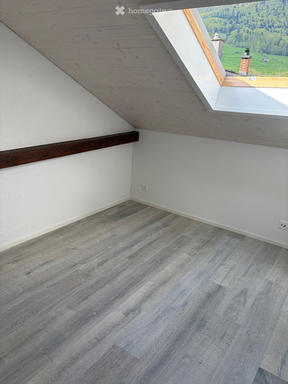 Charmante 2-Zimmer-Dachwohnung in Glarus mit eigener Terasse - Bild 9