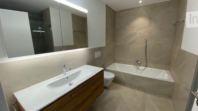 Erstvermietung: Topmoderne Wohnung im Eigentum Standard, Minergie effizient mit Solarstrom - Bild 9