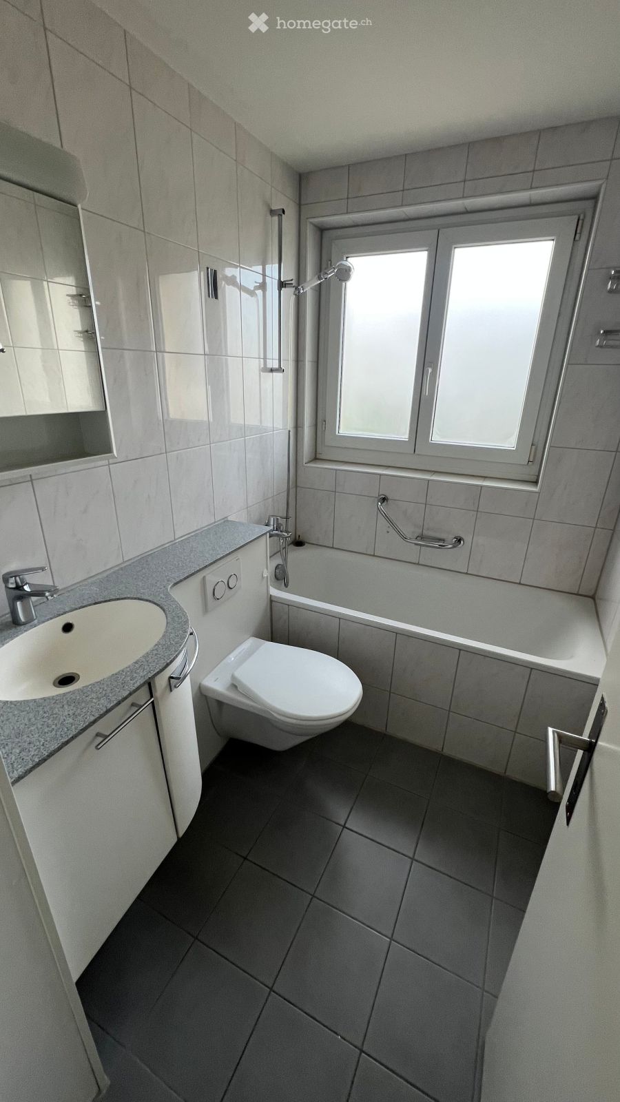 Helle 3.5-Zimmer-Wohnung mit Balkon in Wallisellen – sofort verfügbar! - Bild 2