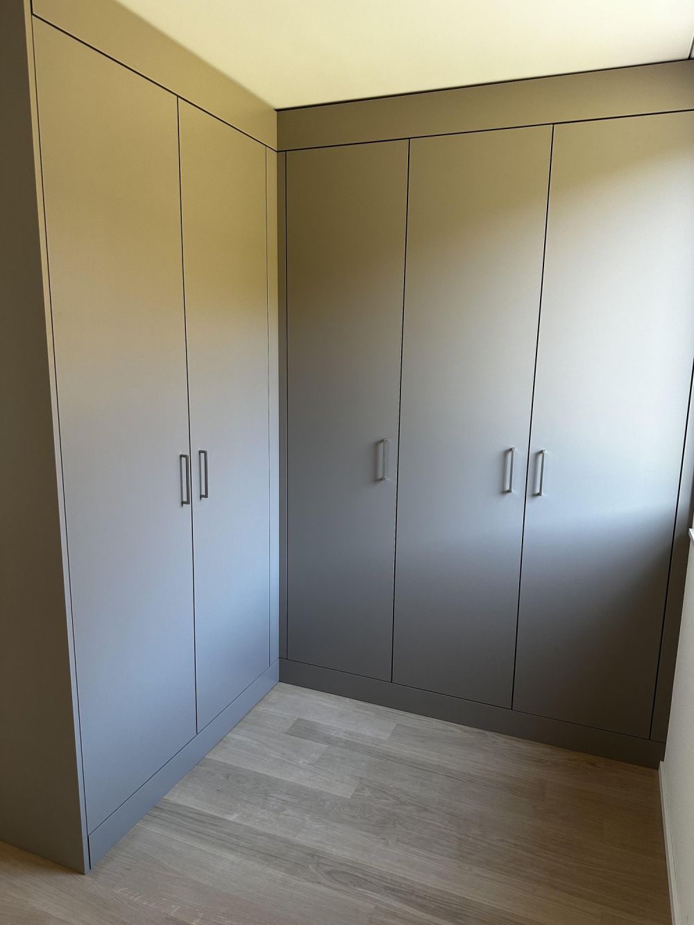 Erstvermietung - traumhafte 5.5-Zimmer-Attikawohnung mit grosser Terrasse und Blick ins Grüne - Bild 2